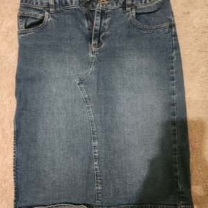 Old Navy Ladies DENIM Skirt with Side Slit-SIZE 6 Stretch